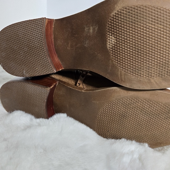 Steve Madden Dacey Cognac Suede Ankle Boot in size US 8.5  - EUC - Picture 8 of 10